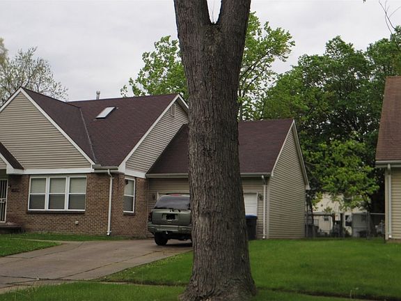 5th image of 14547 Auburn St