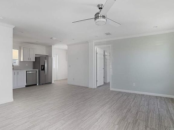 5th image of 680 Plumgrove Rd #C237