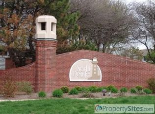 23 Bay Pointe Dr, Bloomington, IL