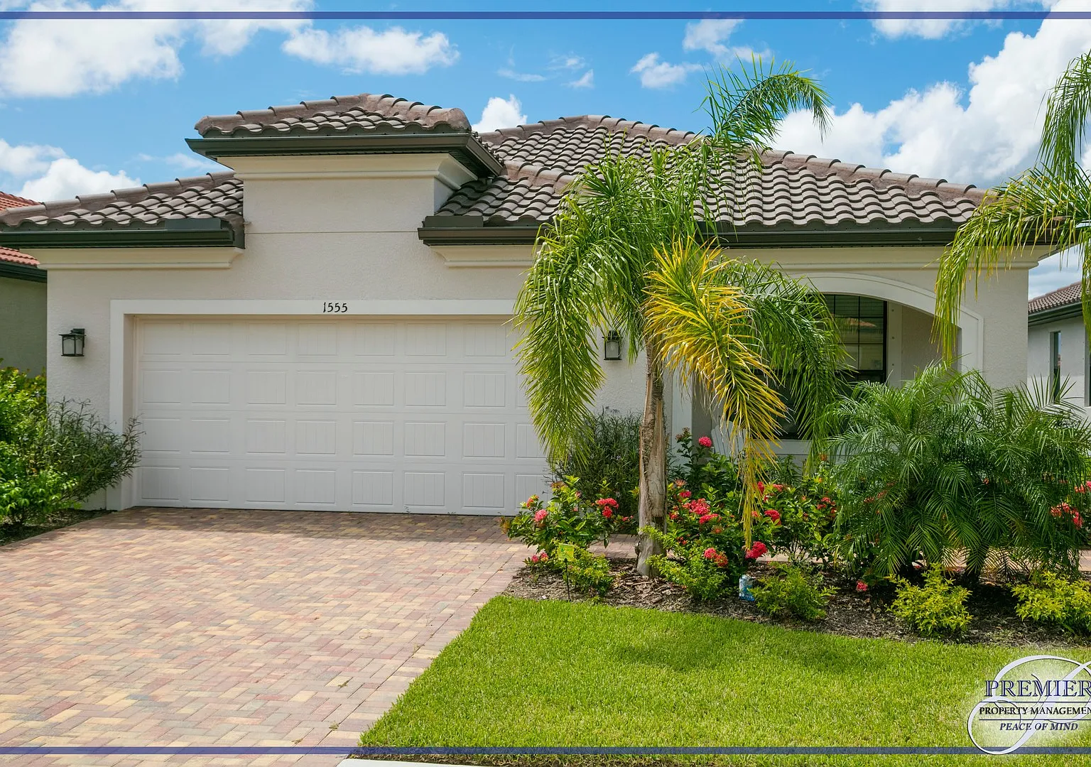 Modern Beach Home - Heated Pool - Lake Views - Pets Allowed - Gated — Photo 4