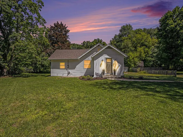 5854 Verta Dr NE, Belmont, MI 49306