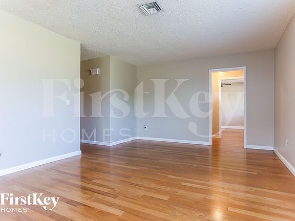 3rd image of 540 NW 43rd Ave
