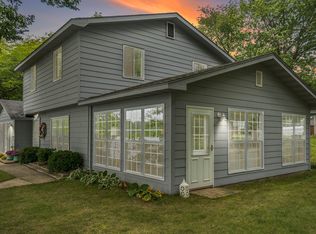 18935 Riverview Dr, Three Rivers, MI 49093