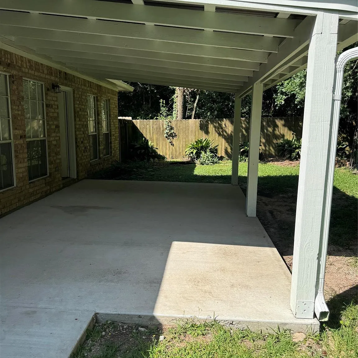 3 bed, 2.0 bath, 2175 sqft, $2,075 — Photo 3