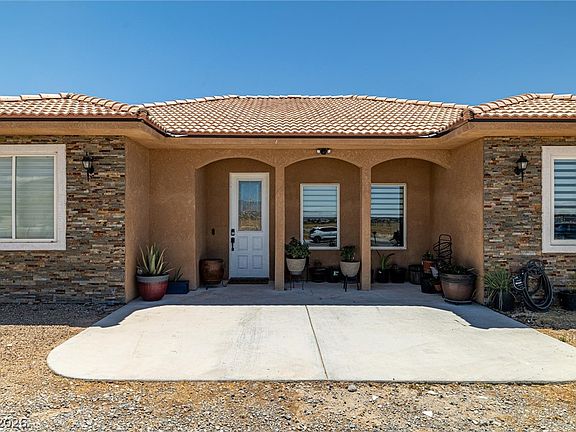 3rd image of 2671 E Hacienda St