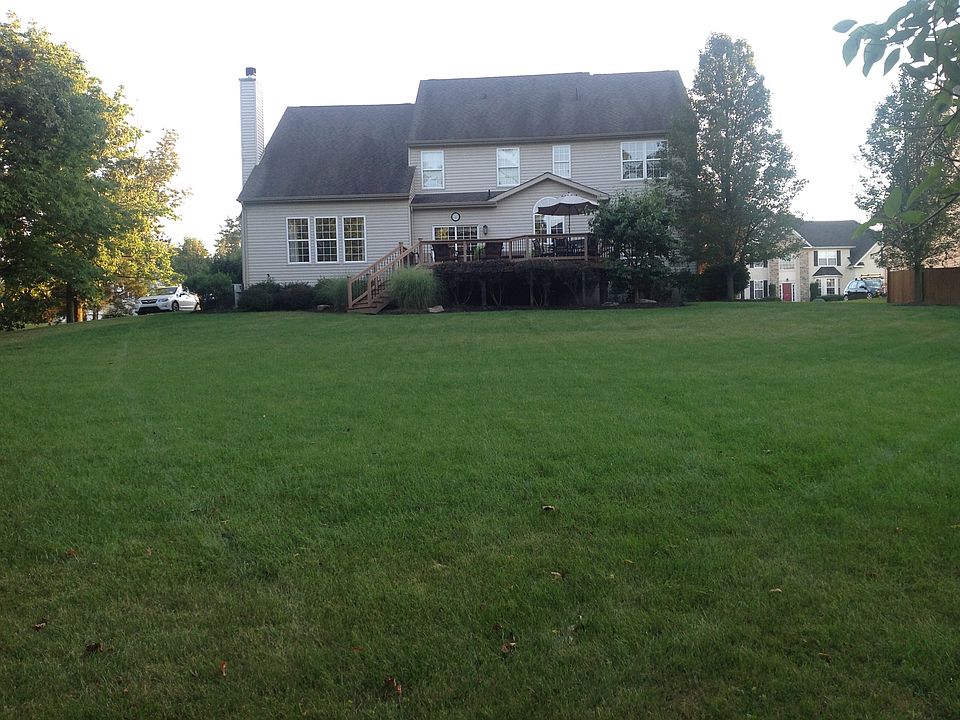 2nd image of 425 Windy Hill Rd