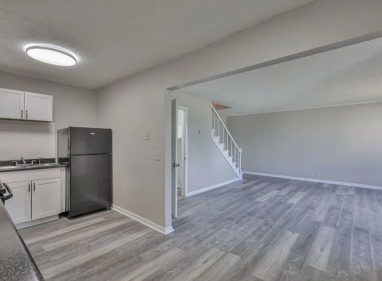 912 Winthorne Dr #2 — Photo 4