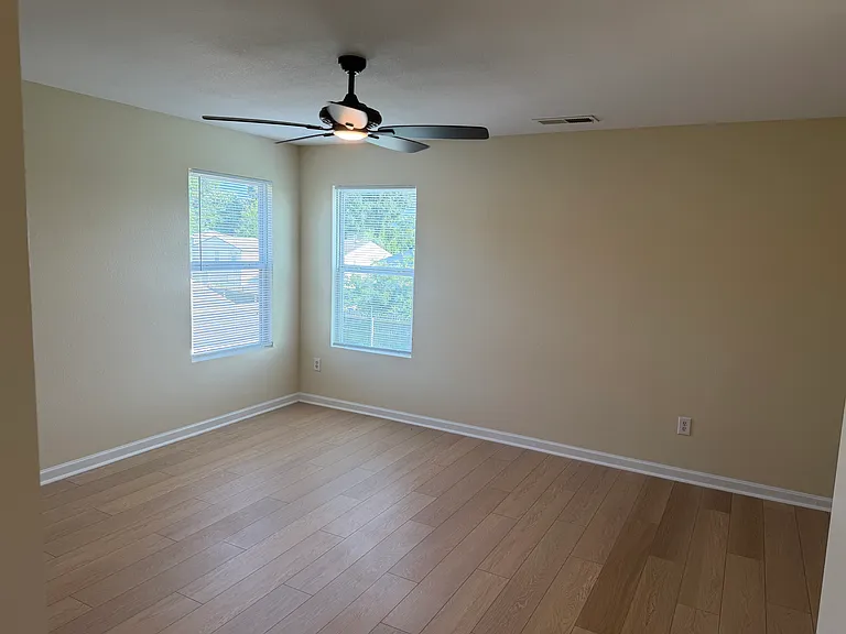 226 Dormont Dr NE — Photo 7