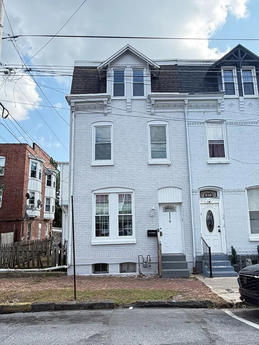 5 bed, 1.0 bath, 1784 sqft, $2,050 — Photo 1