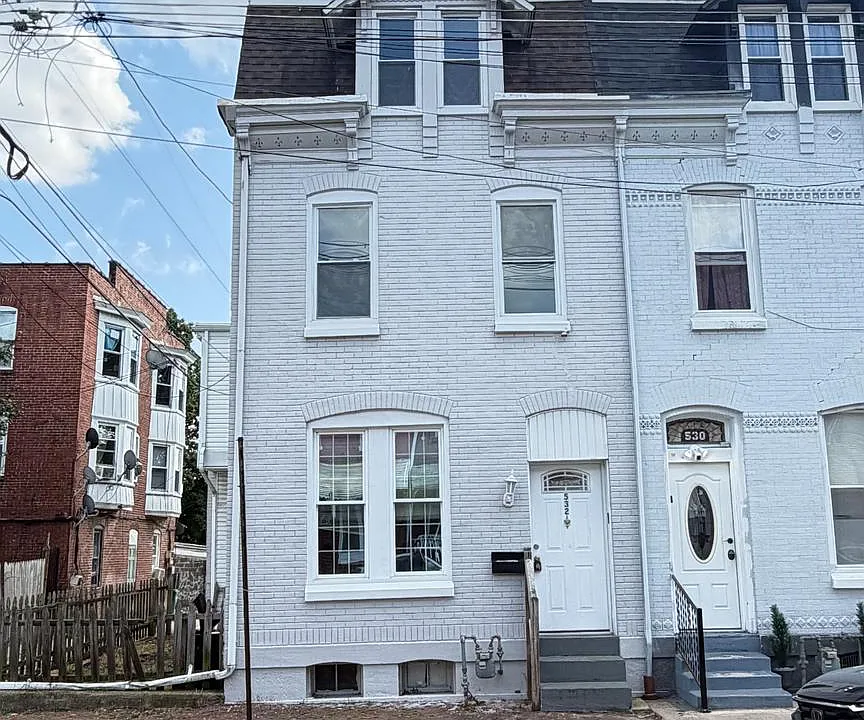 532 Windsor St