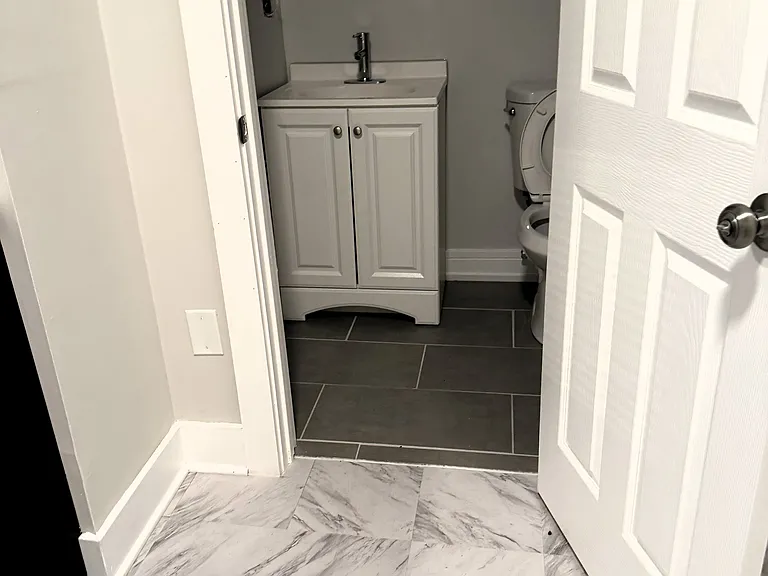 1/2 Bathroom
