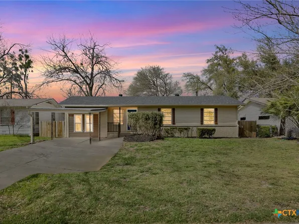 1402 Kent St, Taylor, TX 76574