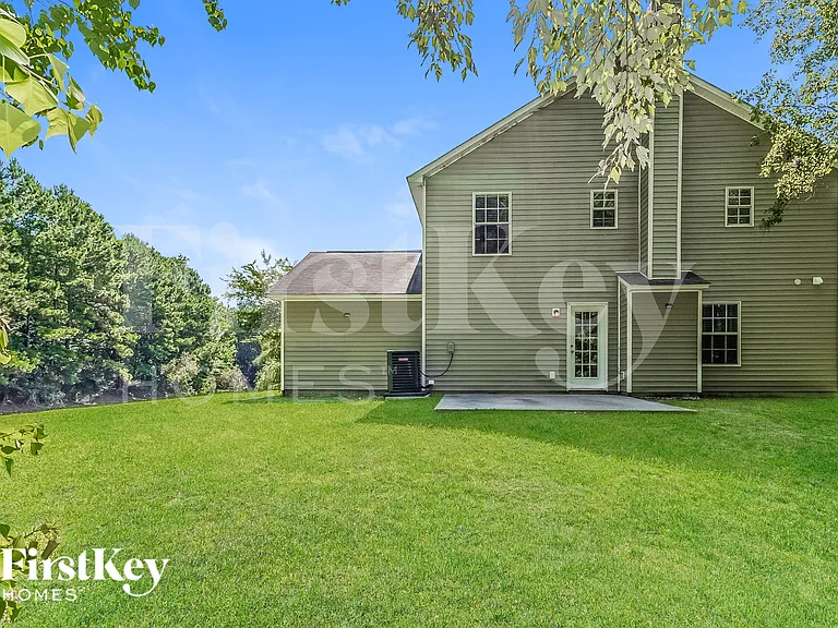 423 Aberdeen Cir — Photo 18