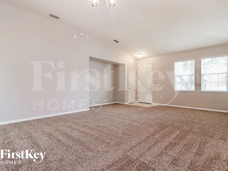 1080 Clearpointe Way — Photo 3
