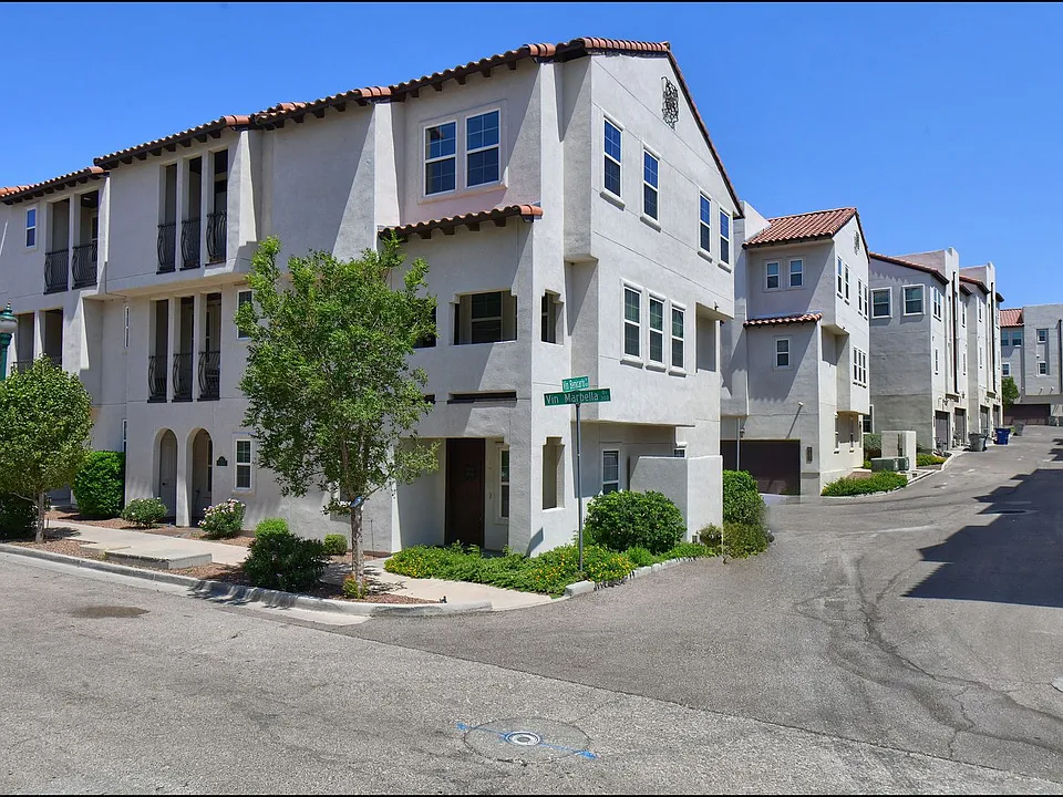 312 Vin Almoradi Ct