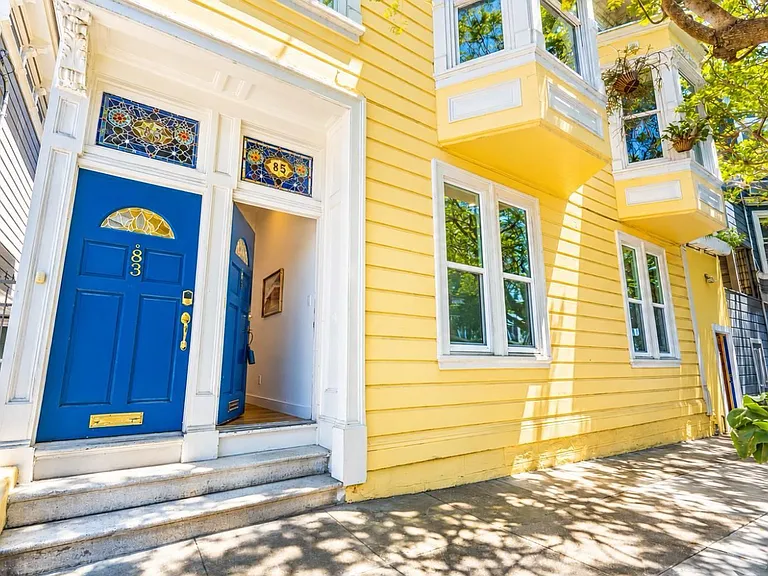 Beautiful entry with stained glass window