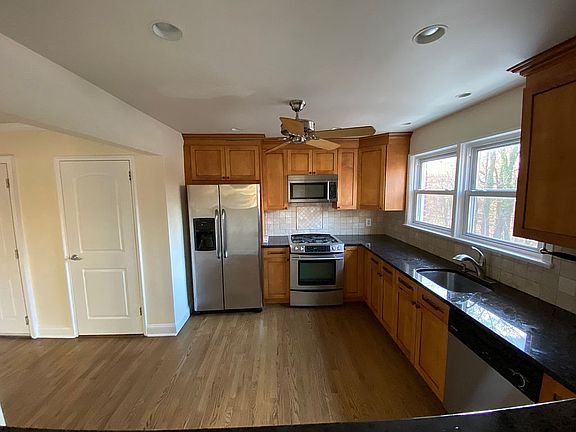 3rd image of 905 Palmer Ave APT H4