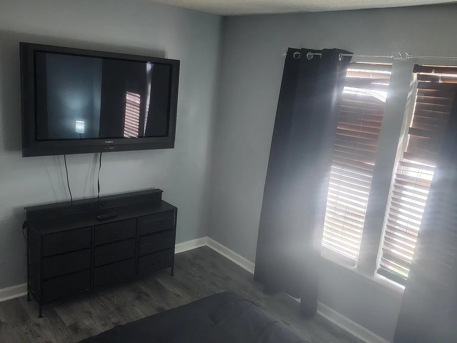 5 bed, 3000 sqft, $1,000 — Photo 2
