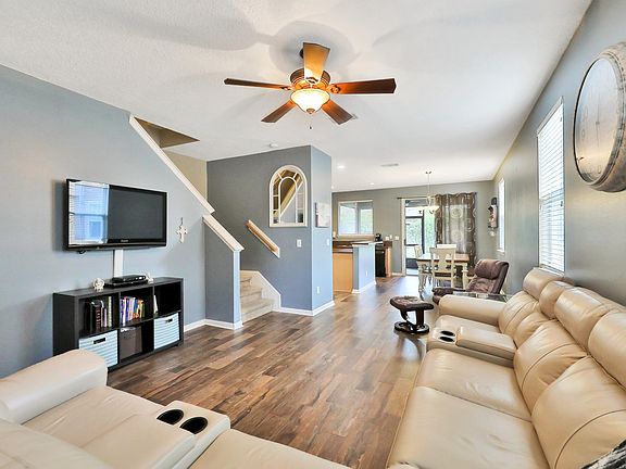 3rd image of 228 Sienna Pl