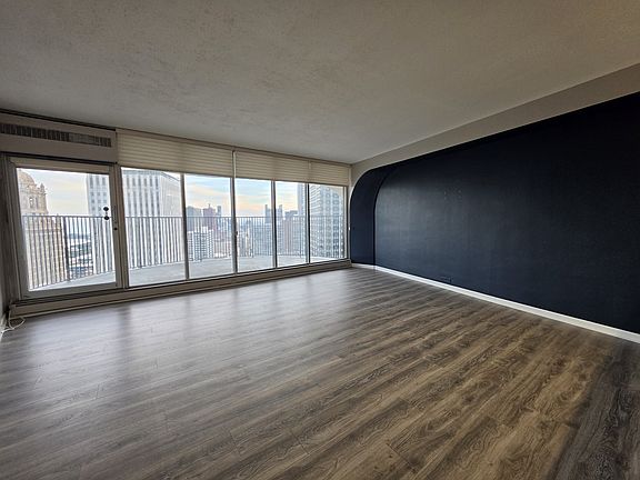 3rd image of 300 N State St APT 5033