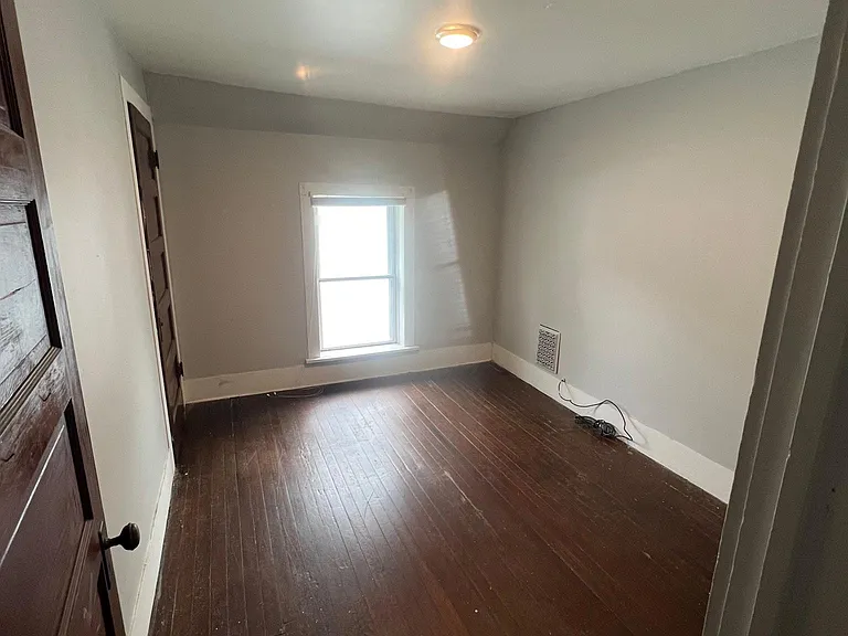 102 E Chapel St #4 — Photo 7