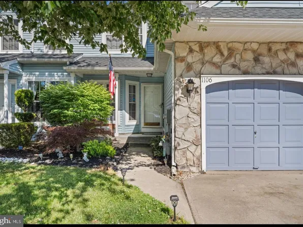 1106 Meadows Dr, Williamstown, NJ 08094