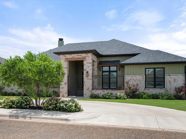1004 N 14th St, Wolfforth, TX 79382
