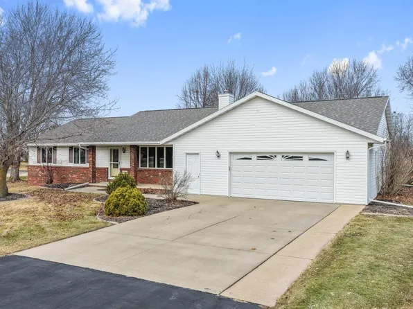 W6736 Green Willow Ln, Greenville, WI 54942