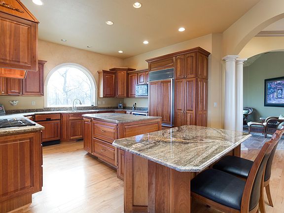 5th image of 545 E Tarters Ferry Rd