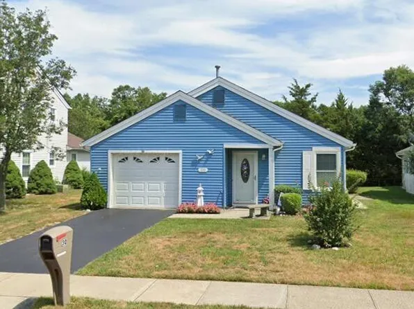 30 Pine Oak Boulevard, Barnegat, NJ 08005