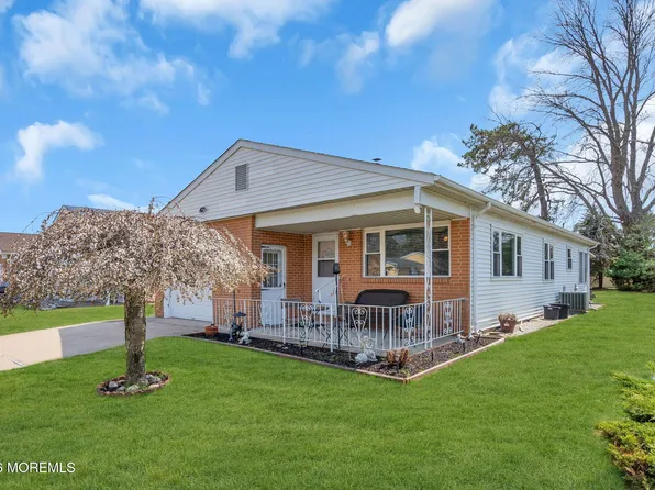 76 Troumaka Street, Toms River, NJ 08757