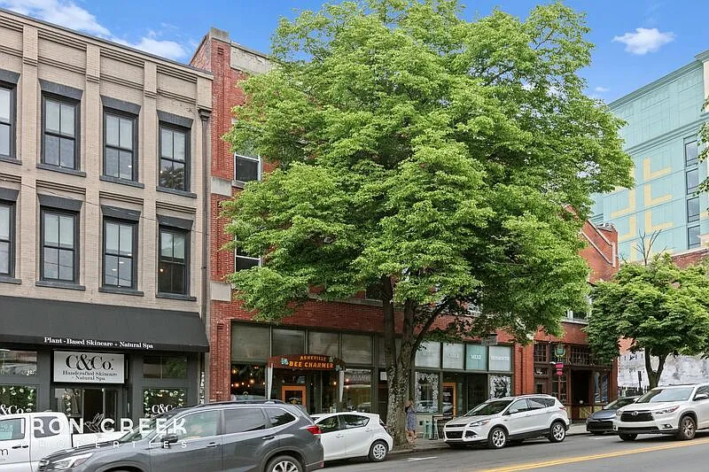 32 Broadway St #320