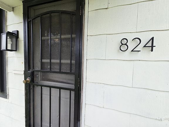 3rd image of 824 E Doddridge Ave #824
