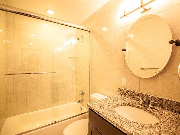 5th image of 615 S 6th St APT 303