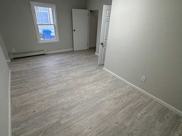 173-175 Beech St #1 — Photo 16