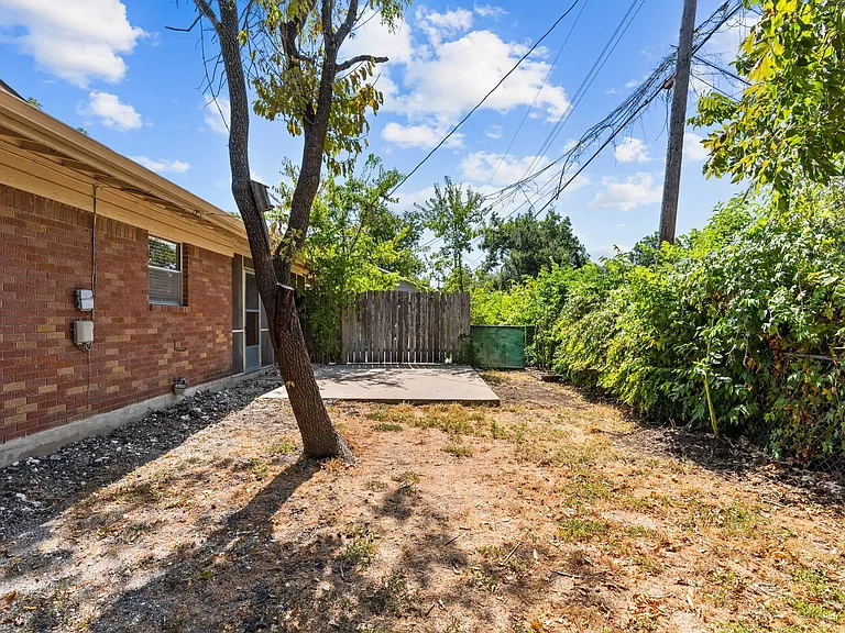 2205 Lanier Dr #B — Photo 15
