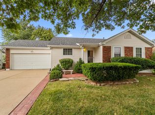817 Brickingham Dr, Saint Peters, MO 63376