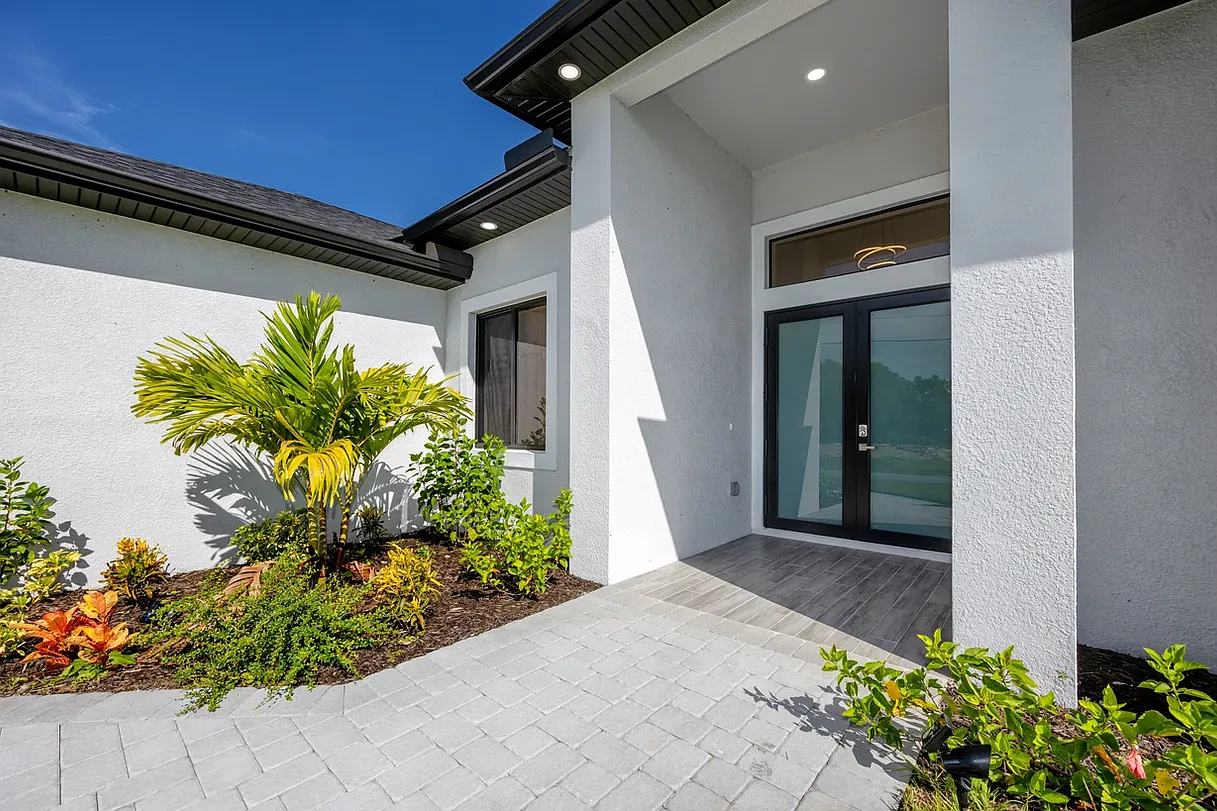 4 bed, 2.5 bath, 2000 sqft, $3,500 — Photo 2