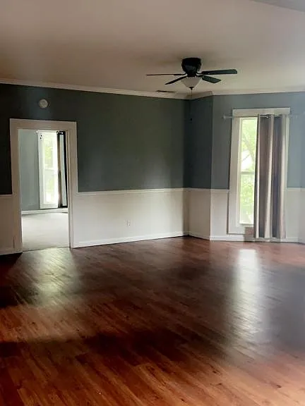 434 S Maple St — Photo 1