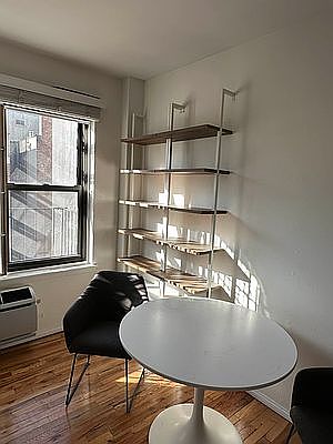 5th image of 160 E 91st St APT 6O