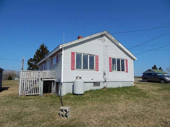 4th image of 12 Pleasant St