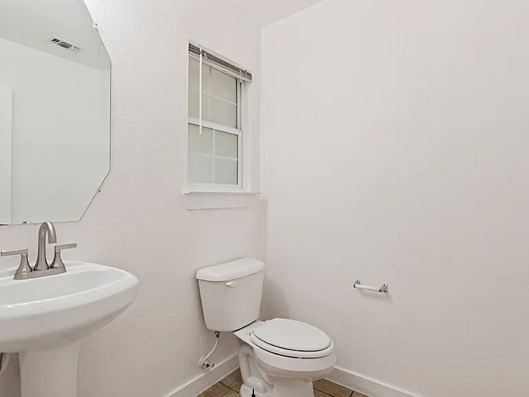 12503 Bay Ave — Photo 21