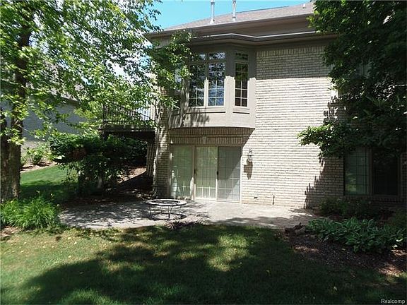 4th image of 6422 Enclave Dr #1