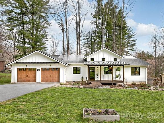 2nd image of 412 Comet Dr