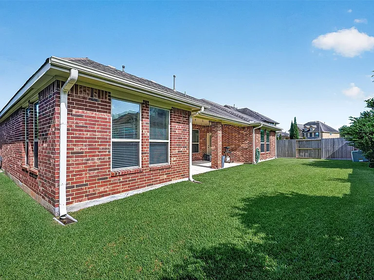 2624 Holbrook Springs Ln — Photo 36