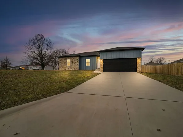 655 E Forest St, Bolivar, MO 65613