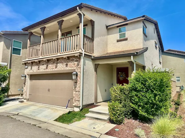 241 Aria Ave S, Madera, CA 93636