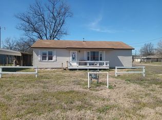 107 S Railroad St, Chouteau, OK 74337