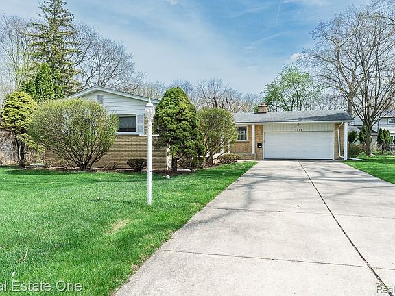 2nd image of 25822 Acacia St