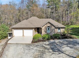 499 Cahas Ln, Boones Mill, VA